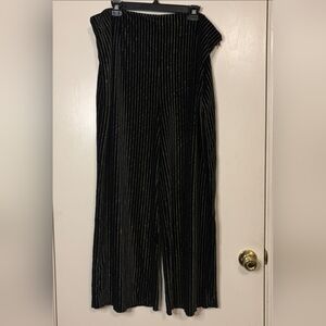 Forever 21 Black and Gold Wide Leg Pants